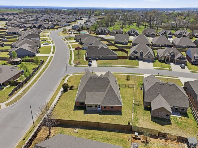 9285 E 133rd Street S, Bixby, OK 74008