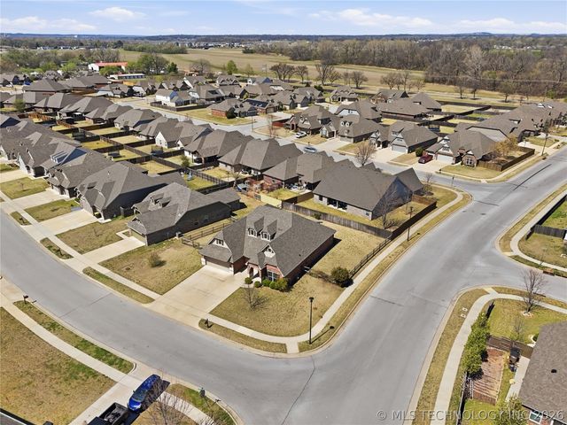 9285 E 133rd Street S, Bixby, OK 74008