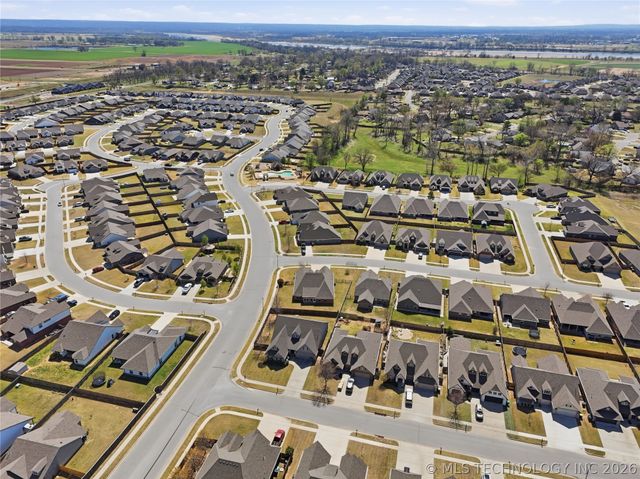 9285 E 133rd Street S, Bixby, OK 74008