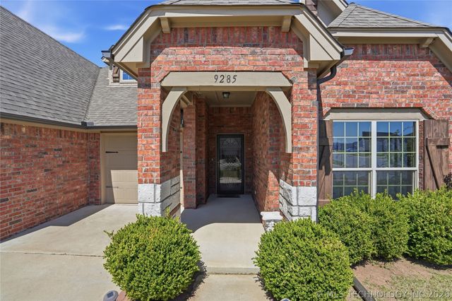 9285 E 133rd Street S, Bixby, OK 74008