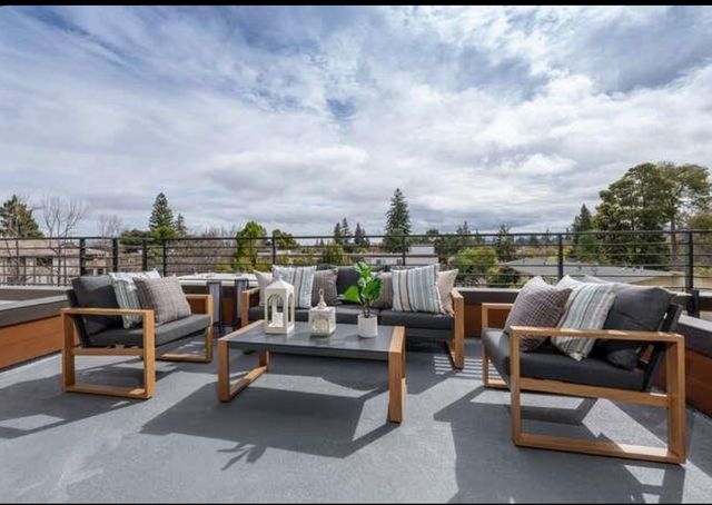 3233 Central Street 2, Evanston, IL 60201