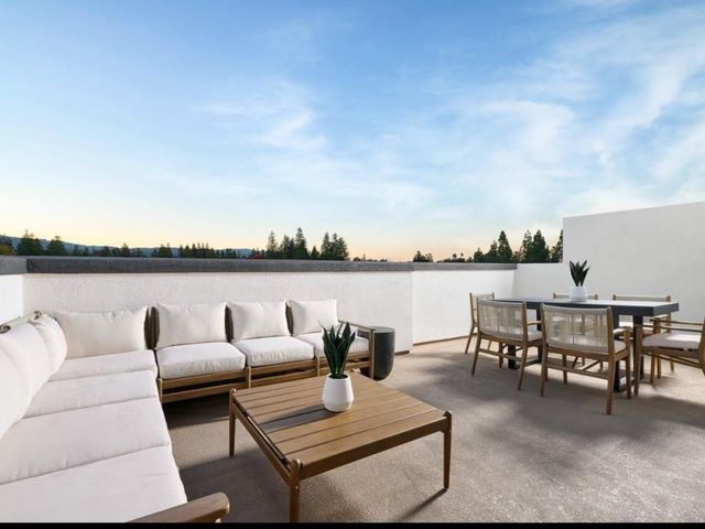 3233 Central Street 2, Evanston, IL 60201