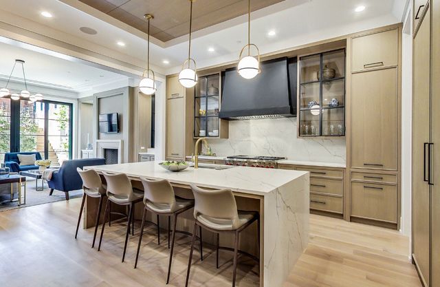 3233 Central Street 2, Evanston, IL 60201