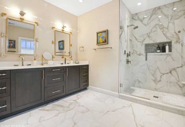 3233 Central Street 2, Evanston, IL 60201