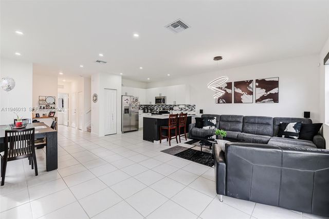 13073 SW 286th Way, Homestead, FL 33033