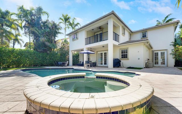 923 Mill Creek Drive, Palm Beach Gardens, FL 33410