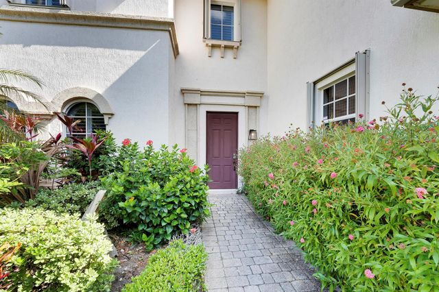 923 Mill Creek Drive, Palm Beach Gardens, FL 33410