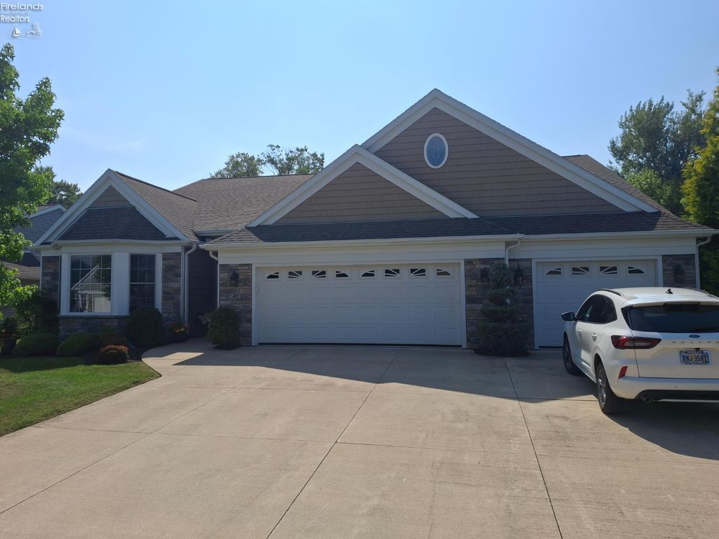 42 Grassland Circle, Norwalk, OH 44857