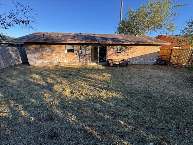 1733 Kern Dr, Corpus Christi, TX 78412