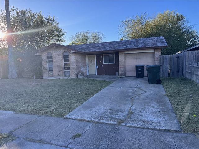 1733 Kern Dr, Corpus Christi, TX 78412