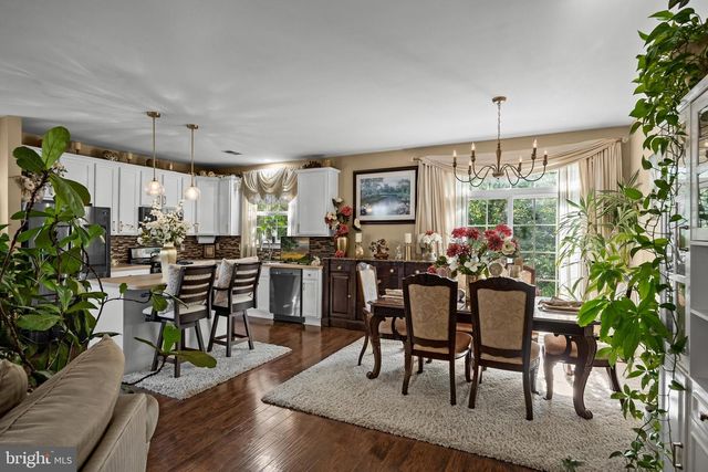 34 MEADOW CIR, Mays Landing, NJ 08330
