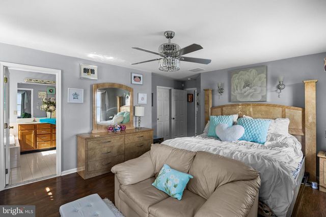34 MEADOW CIR, Mays Landing, NJ 08330