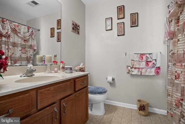 34 MEADOW CIR, Mays Landing, NJ 08330