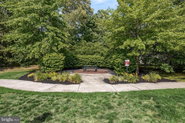 34 MEADOW CIR, Mays Landing, NJ 08330