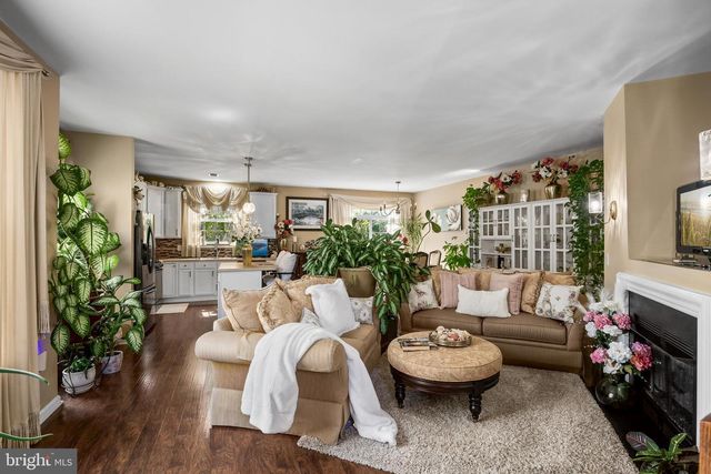 34 MEADOW CIR, Mays Landing, NJ 08330