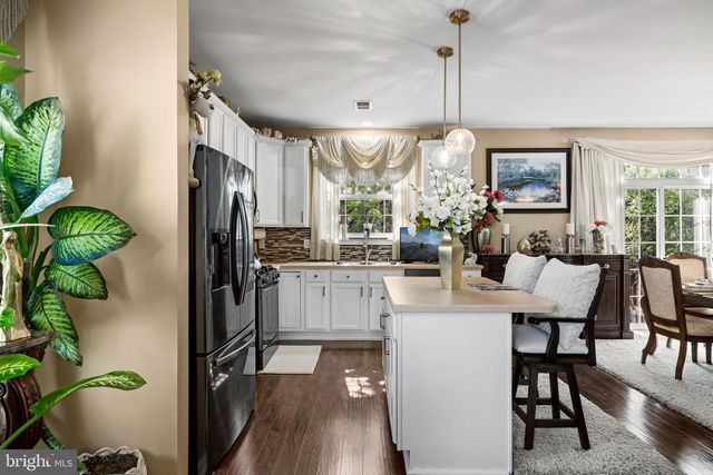 34 MEADOW CIR, Mays Landing, NJ 08330
