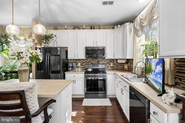 34 MEADOW CIR, Mays Landing, NJ 08330