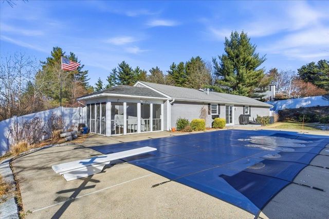 535 Coral Avenue, Manchester, NH 03104