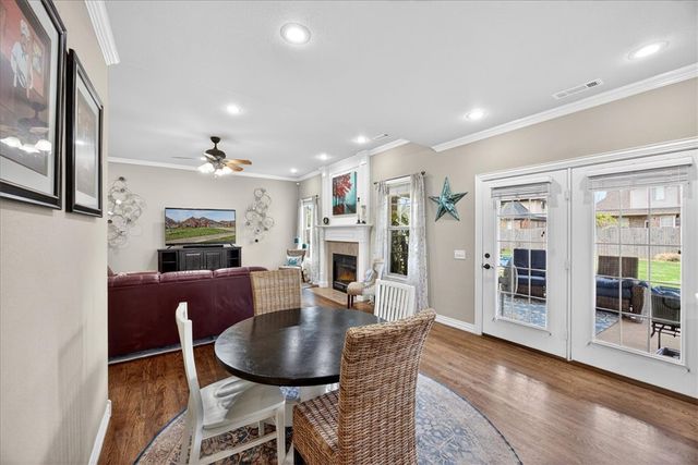 402 SE Hendrix Street, Bentonville, AR 72712