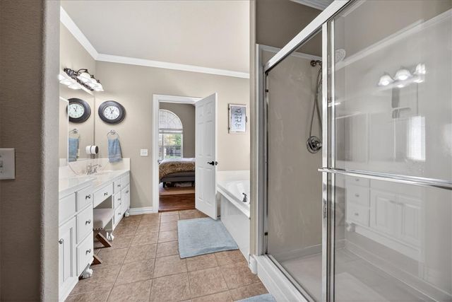 402 SE Hendrix Street, Bentonville, AR 72712