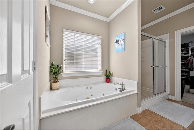 402 SE Hendrix Street, Bentonville, AR 72712
