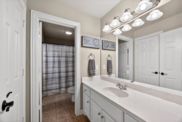 402 SE Hendrix Street, Bentonville, AR 72712
