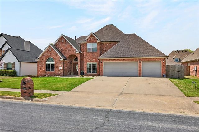 402 SE Hendrix Street, Bentonville, AR 72712