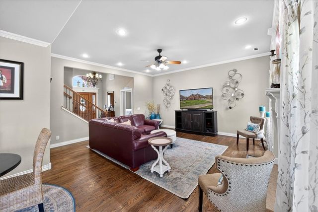 402 SE Hendrix Street, Bentonville, AR 72712