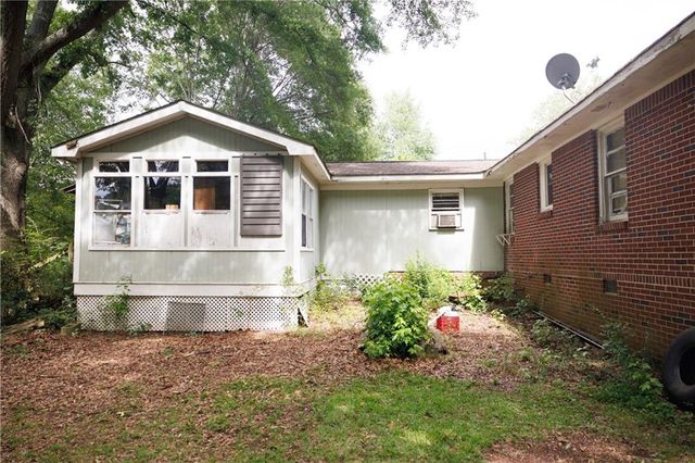 127 Perry Street, Loganville, GA 30052
