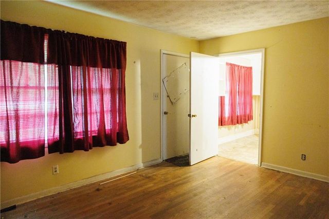 127 Perry Street, Loganville, GA 30052