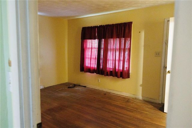 127 Perry Street, Loganville, GA 30052