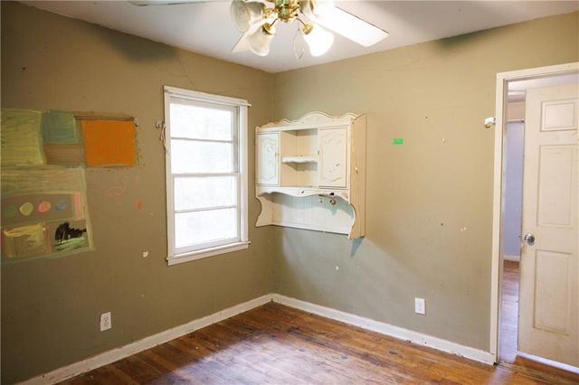 127 Perry Street, Loganville, GA 30052