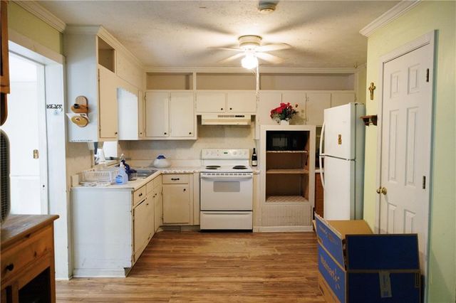 127 Perry Street, Loganville, GA 30052