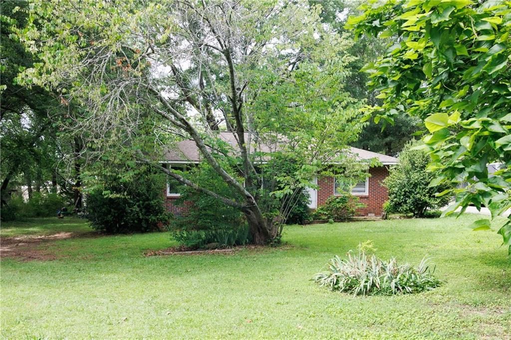 127 Perry Street, Loganville, GA 30052