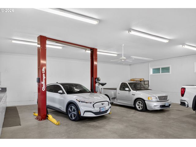 32333 Sw LAUREL Rd, Hillsboro, OR 97123