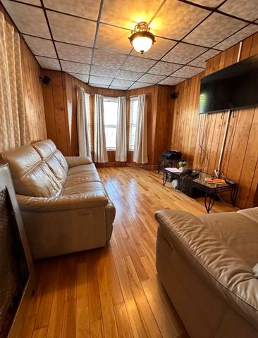 25 Clarence St 1, Boston, MA 02119
