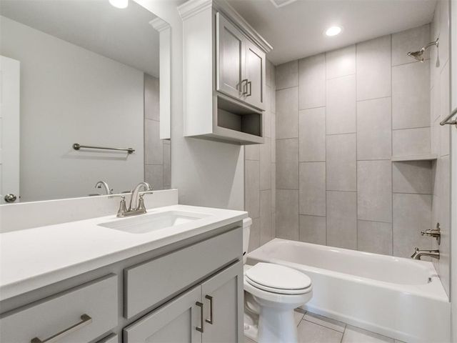 7708 Wilshire Woods Drive, Yukon, OK 73099