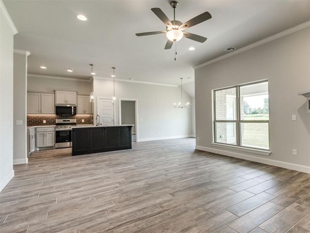 7708 Wilshire Woods Drive, Yukon, OK 73099