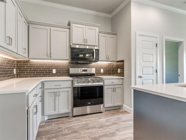 7708 Wilshire Woods Drive, Yukon, OK 73099