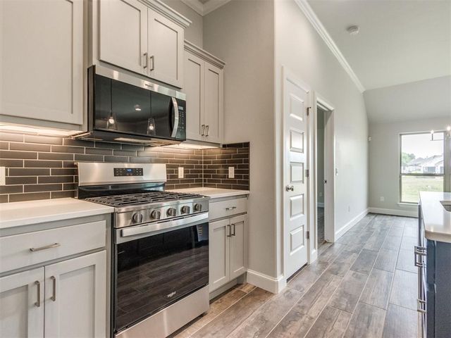 7708 Wilshire Woods Drive, Yukon, OK 73099