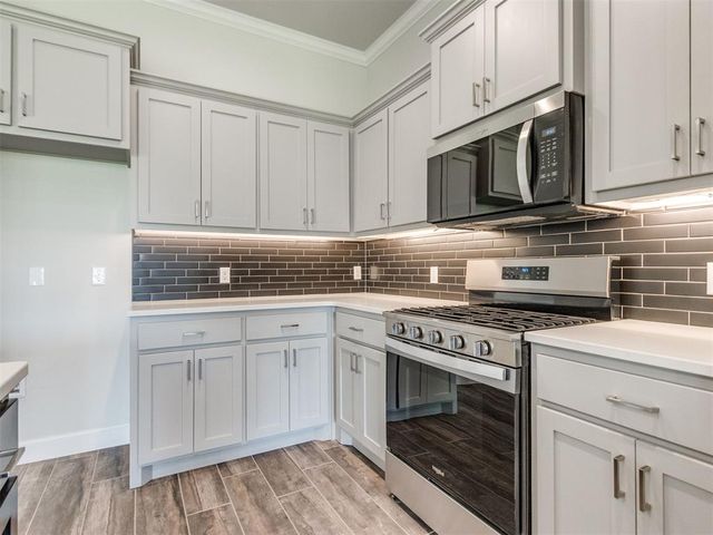 7708 Wilshire Woods Drive, Yukon, OK 73099