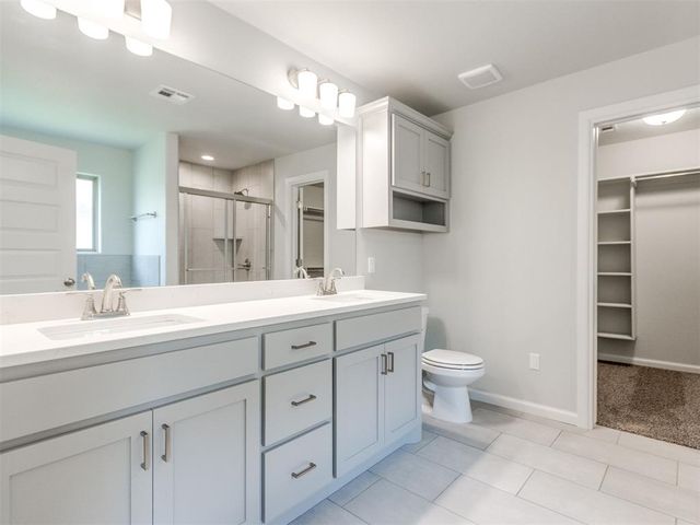 7708 Wilshire Woods Drive, Yukon, OK 73099