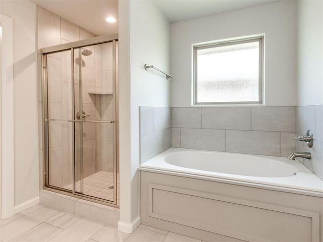 7708 Wilshire Woods Drive, Yukon, OK 73099