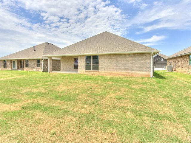 7708 Wilshire Woods Drive, Yukon, OK 73099