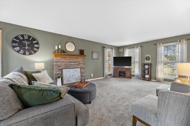 3540 McIntosh LANE, New Berlin, WI 53151