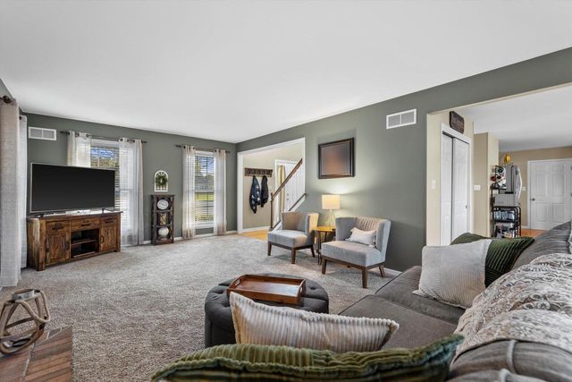 3540 McIntosh LANE, New Berlin, WI 53151