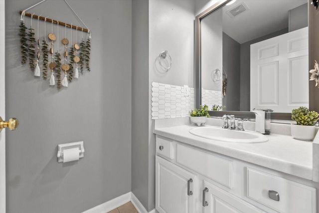 3540 McIntosh LANE, New Berlin, WI 53151