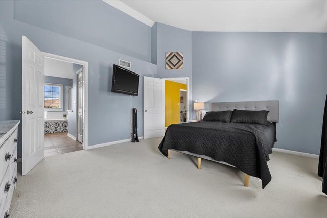 3540 McIntosh LANE, New Berlin, WI 53151