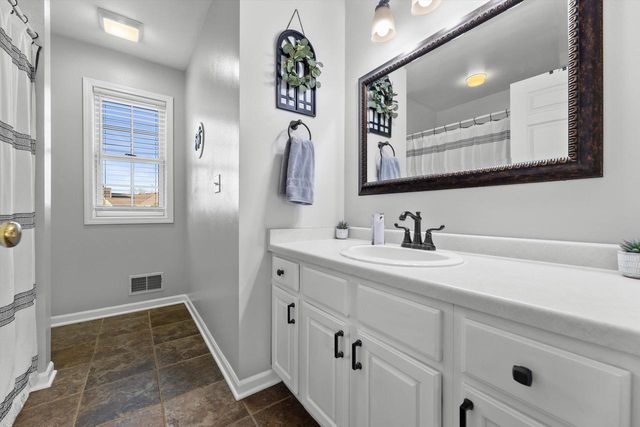 3540 McIntosh LANE, New Berlin, WI 53151