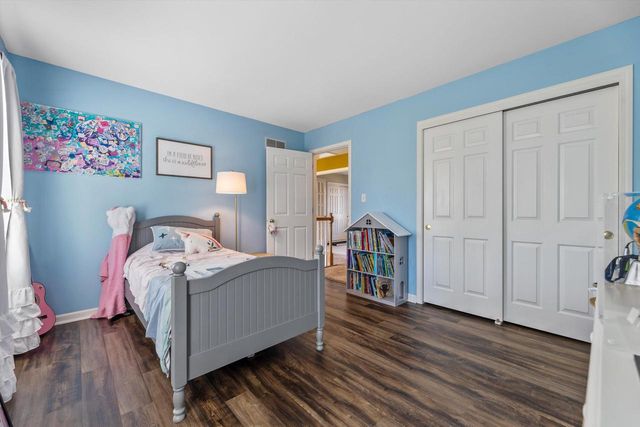 3540 McIntosh LANE, New Berlin, WI 53151